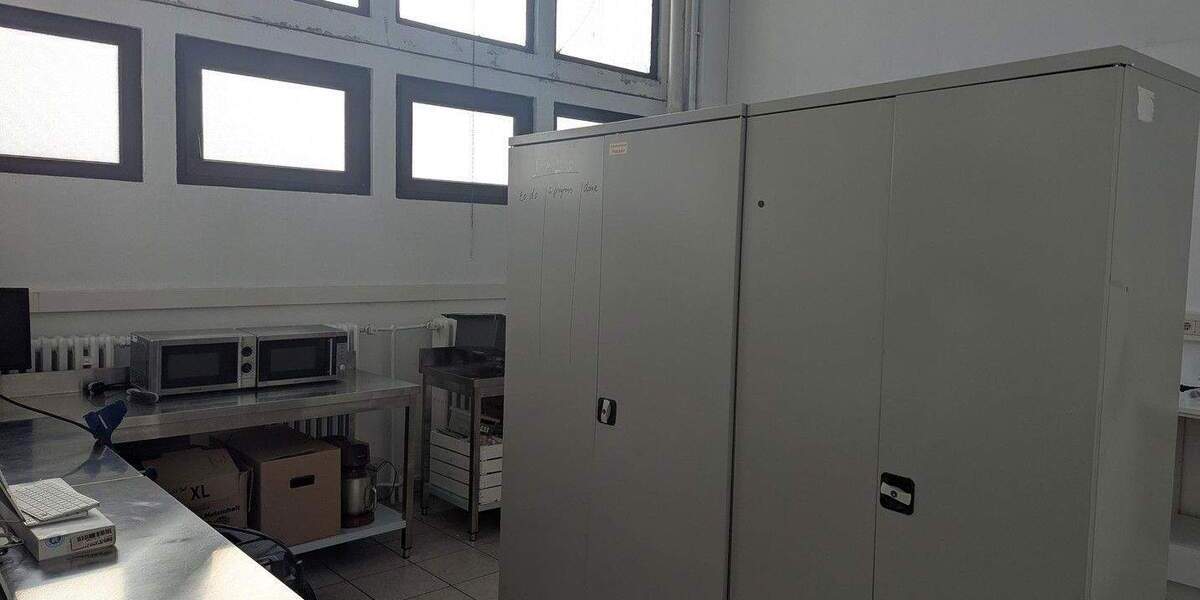 Komplett sanierte Halle inkl. Loftbüro - auch teilbar ab 200 m² zimmer