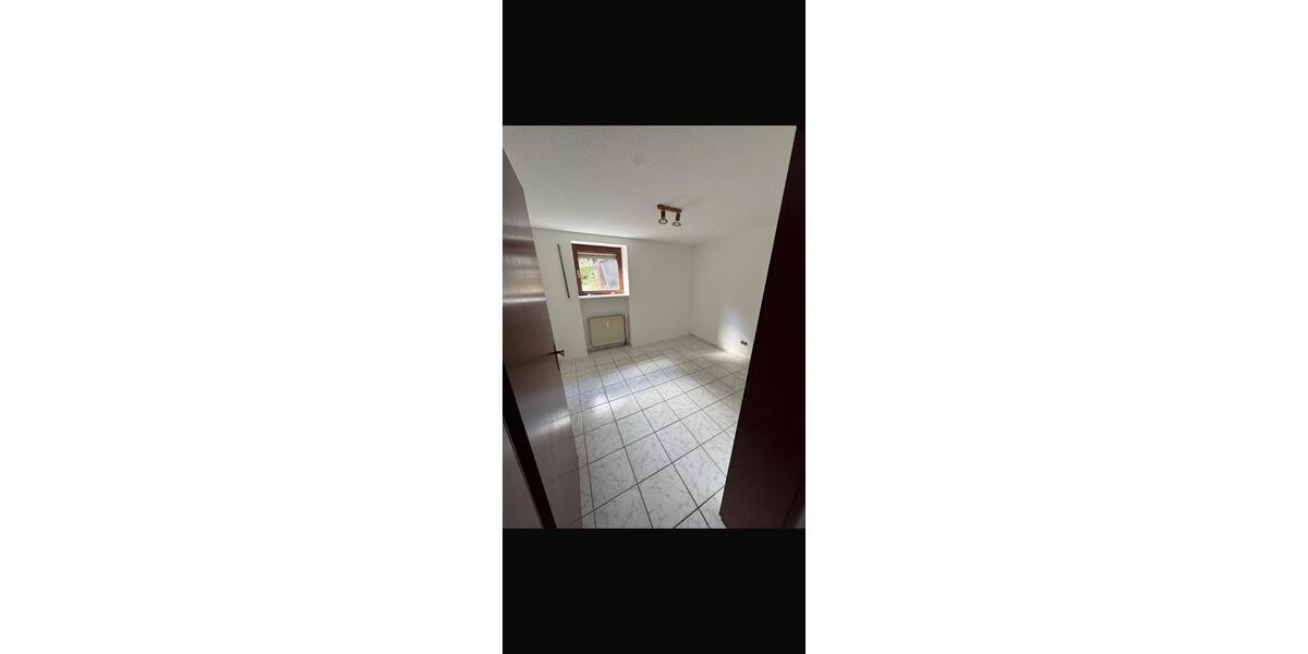 Erdgeschoßwohnung Hilchenbach - 3.5 Zimmer, 93 m&sup2;, 850&euro; | Angebot:25264776