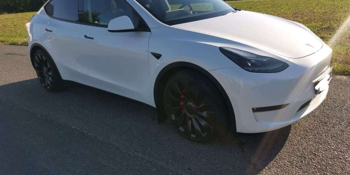 Tesla Model Y 44.000 km 38.800 &euro; Köln, Stadt 50667