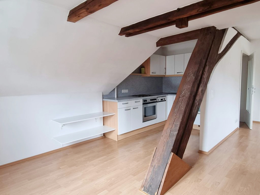Schöne 3-Zi-Whg - FÜR MAXIMAL 2 PERSONEN -Einbauküche – Tageslichtbad – Wiesengrund in Laufweite zimmer