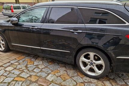 Ford Mondeo 124.600 km 11.900 &euro; Schwerin 19059