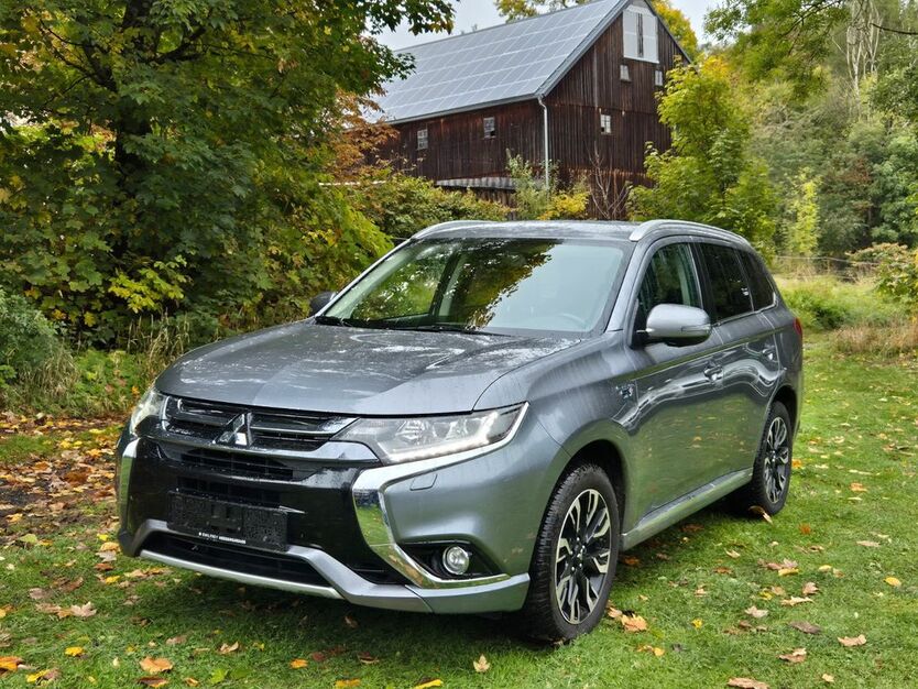 Mitsubishi Plug-in Hybrid Outlander 209.644 km 10.990 € Röslau 95195