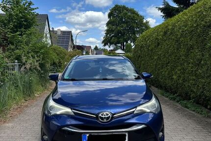 Toyota Avensis 257.343 km 7.499 &euro; Hamburg 22115
