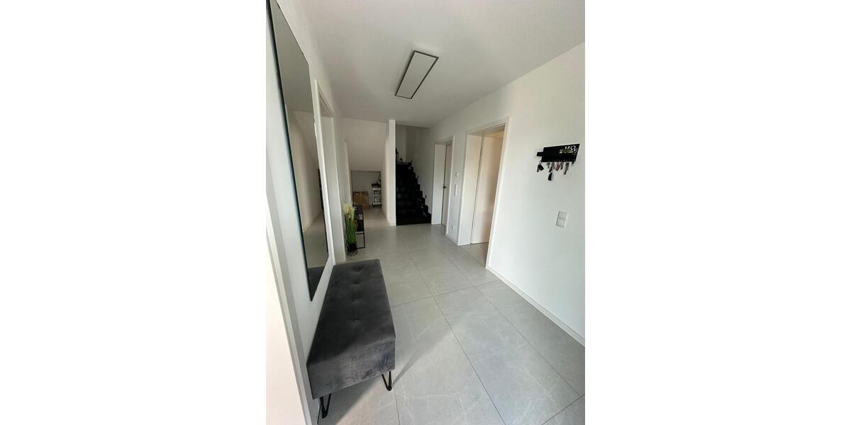 Doppelhaushälfte Ötzingen - 6 Zimmer, 170 m&sup2;, 1.300&euro; | Angebot:26615150