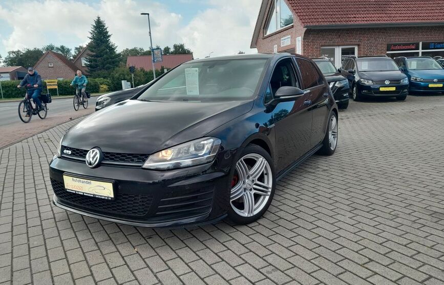 VW Golf 140.000 km 15.900 € Upgant-Schott 26529
