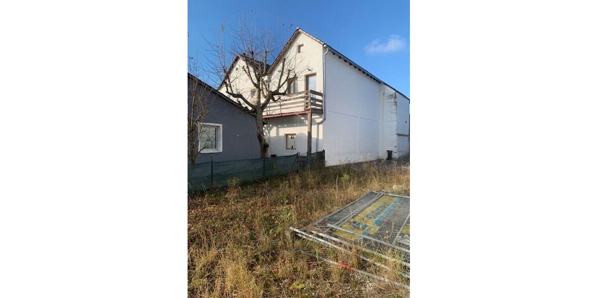 Zwei Einfamilienhäuser mit viel Platz im Zentrum von 84085 Langquaid - Einfamilienhaus Langquaid | Angebot:26624418