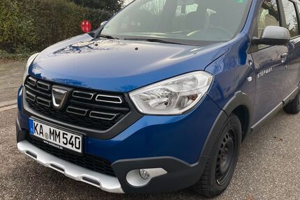 Dacia Lodgy 49.000 km 18.499 &euro; Karlsruhe 76135