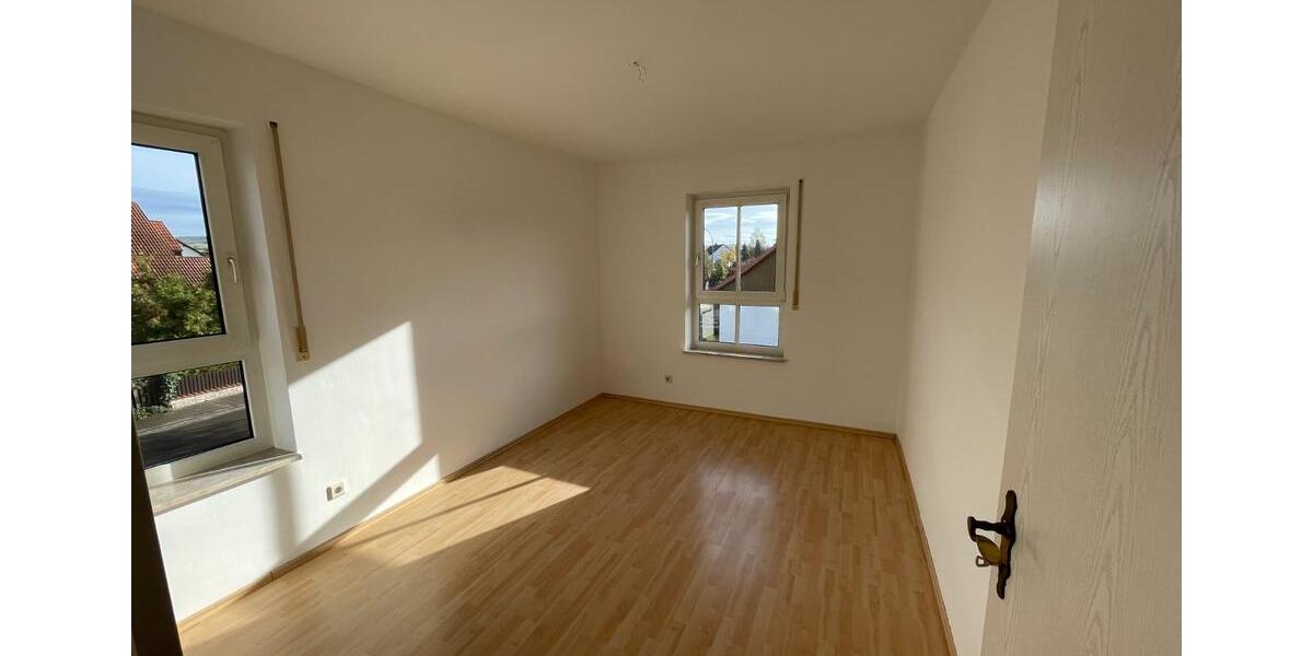 Etagenwohnung Hirschaid - 3 Zimmer, 72 m&sup2;, 705&euro; | Angebot:25409052