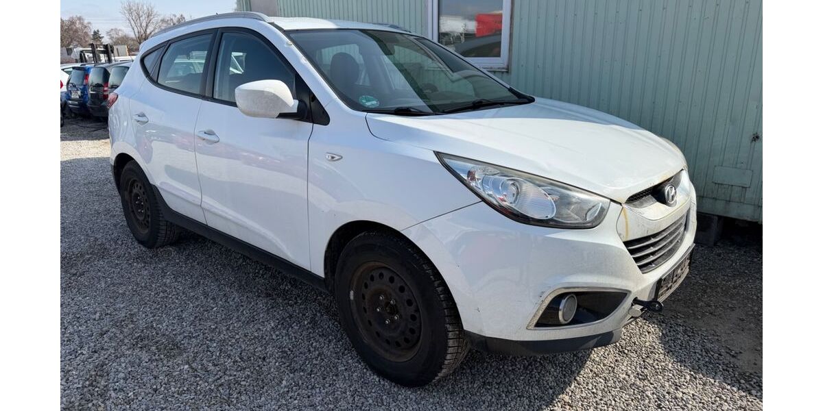 Hyundai ix35 270.000 km 1.999 &euro; München 81829