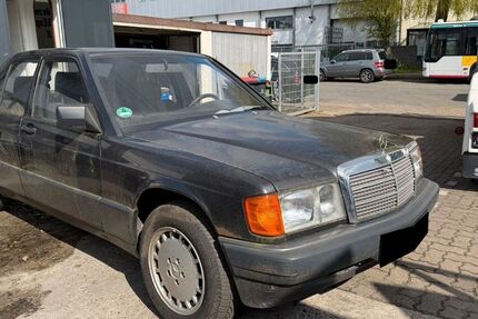 Mercedes-Benz 190 183.852 km 2.200 &euro; Hamburg 21031