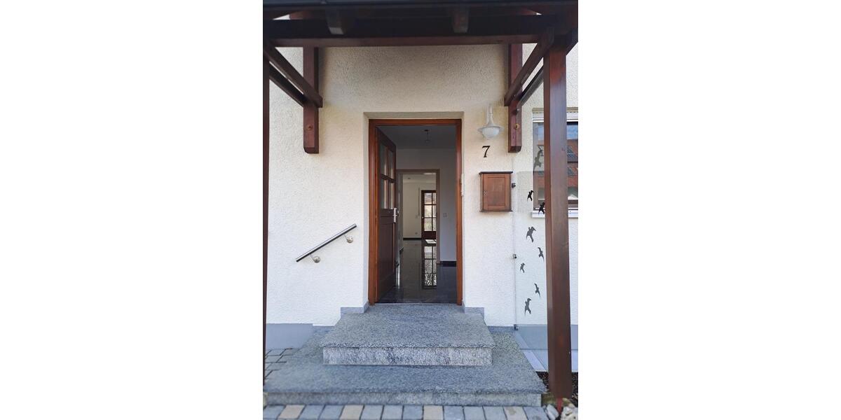 Reihenhaus Meitingen - 4.5 Zimmer, 130 m&sup2;, 1.670&euro; | Angebot:25831966