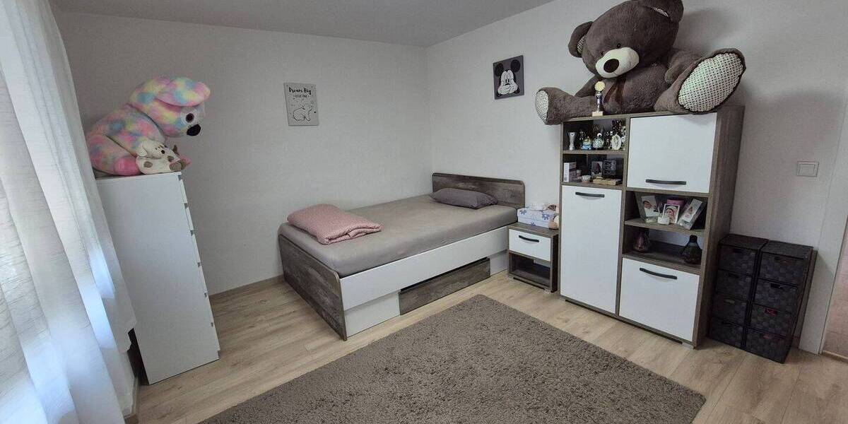 Doppelhaushälfte Neuburg an der Donau Bruck - 5 Zimmer, 136 m&sup2;, 1.350&euro; | Angebot:26037400