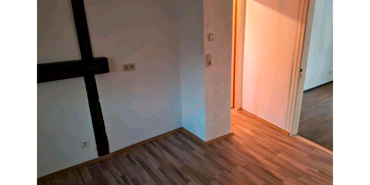 Reihenhaus Allstedt - 7 Zimmer, 140 m&sup2;, 67.000&euro; | Angebot:26521044