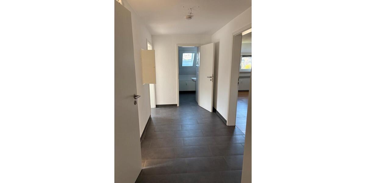 Dachgeschoßwohnung Siegen Kaan-Marienborn - 3 Zimmer, 75 m&sup2;, 172.000&euro; | Angebot:25960743