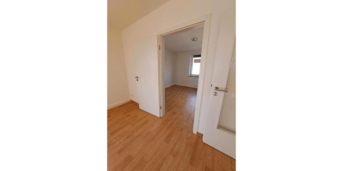 Etagenwohnung Hohenmölsen - 2 Zimmer, 54 m&sup2;, 47.500&euro; | Angebot:26115066