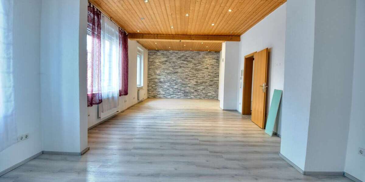 Bezugfsfreie 6 ZKBB mit XL-Panoramaterrasse & Gemeinschaftsgarten Gepflegtes 2FH mit Garage - Etagenwohnung Mannheim Sandhofen | Angebot:26757726