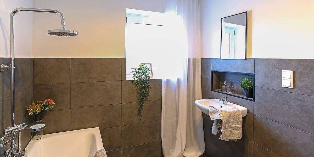 Endlich Eigentum: 2 große helle Zimmer, wertbeständig mit Gartenanteil 2 zimmer