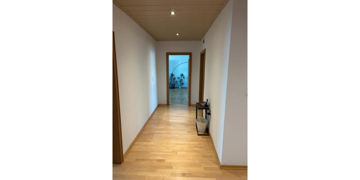 Etagenwohnung Abensberg - 3 Zimmer, 146 m&sup2;, 1.175&euro; | Angebot:26329468