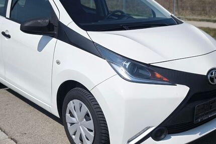 Toyota Aygo (X) 85.059 km 6.950 &euro; Augsburg 86179