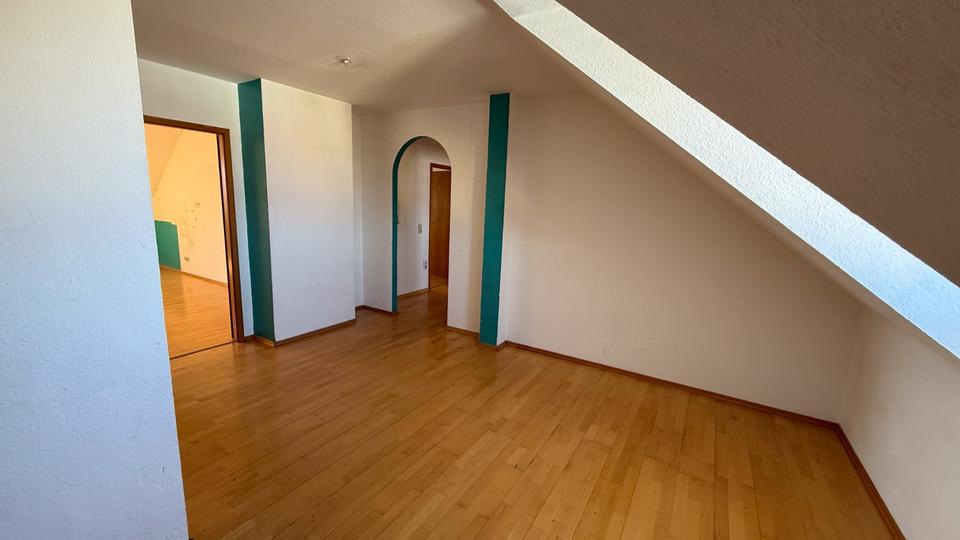 Dachgeschoßwohnung Nürnberg Hasenbuck - 3 Zimmer, 102 m&sup2;, 320.000&euro; | Angebot:26271637