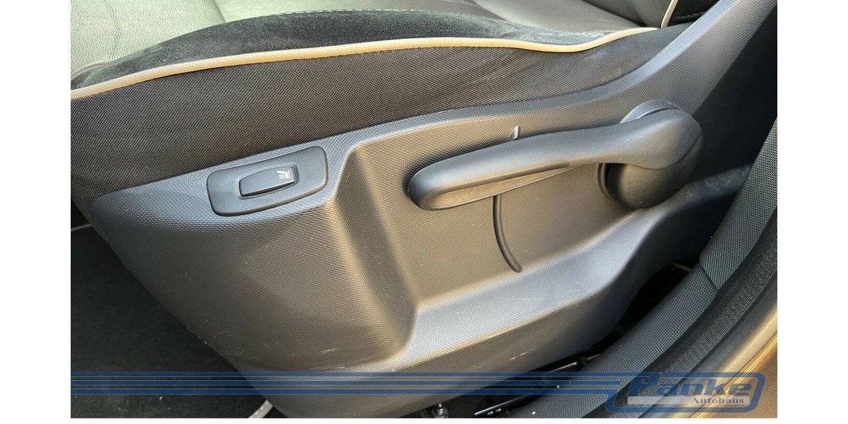 Renault Captur 1.5 dCi Elysee*SHZ*NAV*Leder*R-Link*LED* 52.972 km 11.990 &euro; Berlin 13187