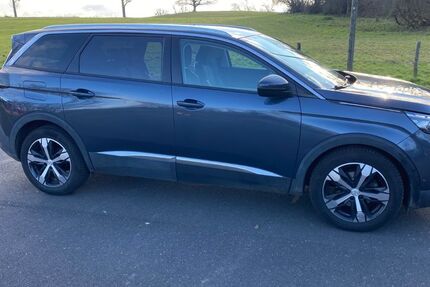 Peugeot 5008 175.500 km 15.450 &euro; Winden 52372