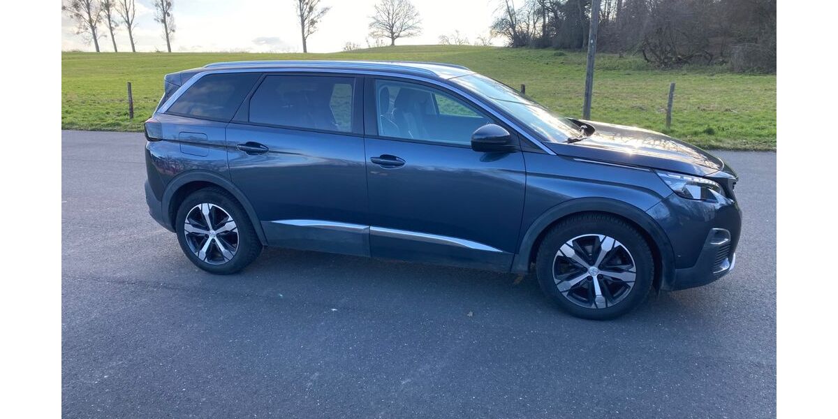 Peugeot 5008 175.500 km 16.500 &euro; Winden 52372
