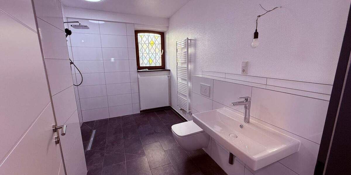 Gewerbeobjekt Köln Zündorf - 8 Zimmer, 234 m&sup2;, 3.000&euro; | Angebot:26346351