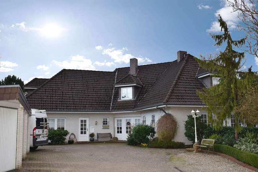 Haus zum Kaufen in Wallsbüll 675.000 € 480 m²