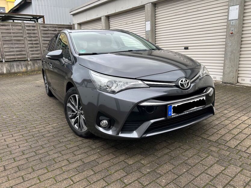 Toyota Avensis 66.450 km 16.500 € Dortmund 44265
