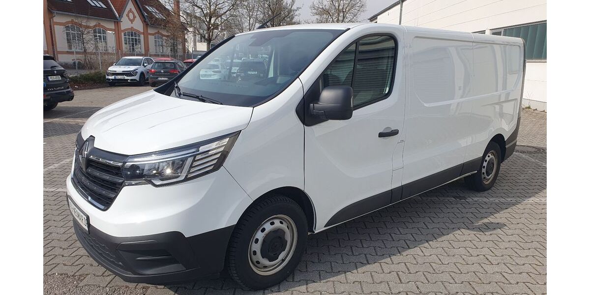Renault Trafic 88.000 km 18.900 &euro; München 81825