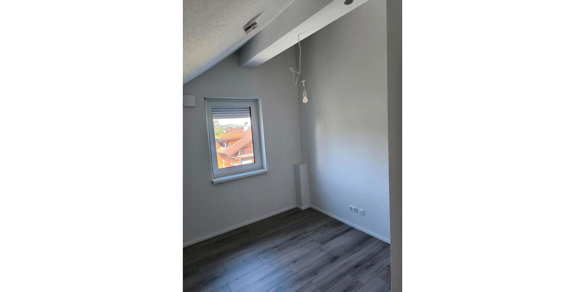 Dachgeschoßwohnung Neckartailfingen - 2 Zimmer, 54 m&sup2;, 985&euro; | Angebot:26652359