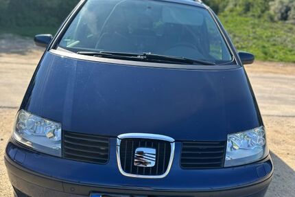 Seat Alhambra 213.000 km 2.400 € Aachen 52070