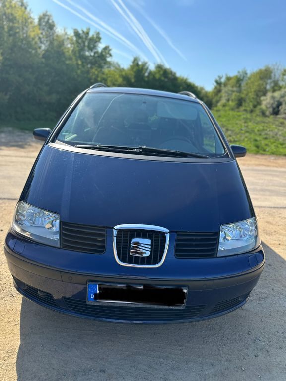 Seat Alhambra 213.000 km 2.400 € Aachen 52070