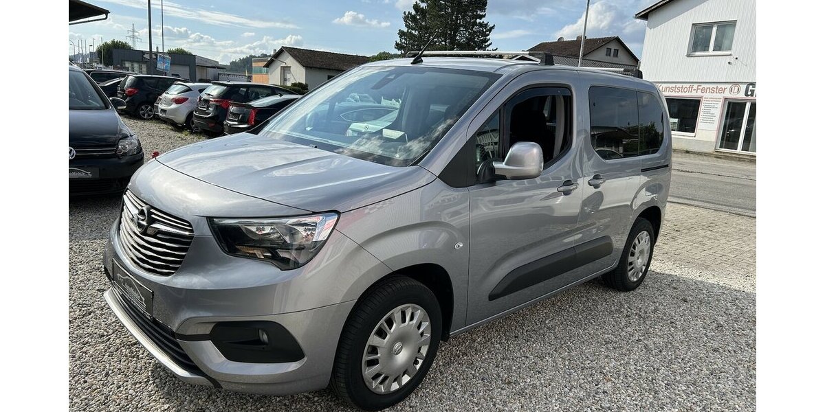 Opel Combo 1.2i Edition 1.HAND Tempomat DAB PDC 54.200 km 16.500 € Altdorf 84032