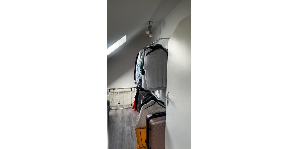 Dachgeschoßwohnung Bremen Burglesum - 2.5 Zimmer, 45 m&sup2;, 670&euro; | Angebot:26316224