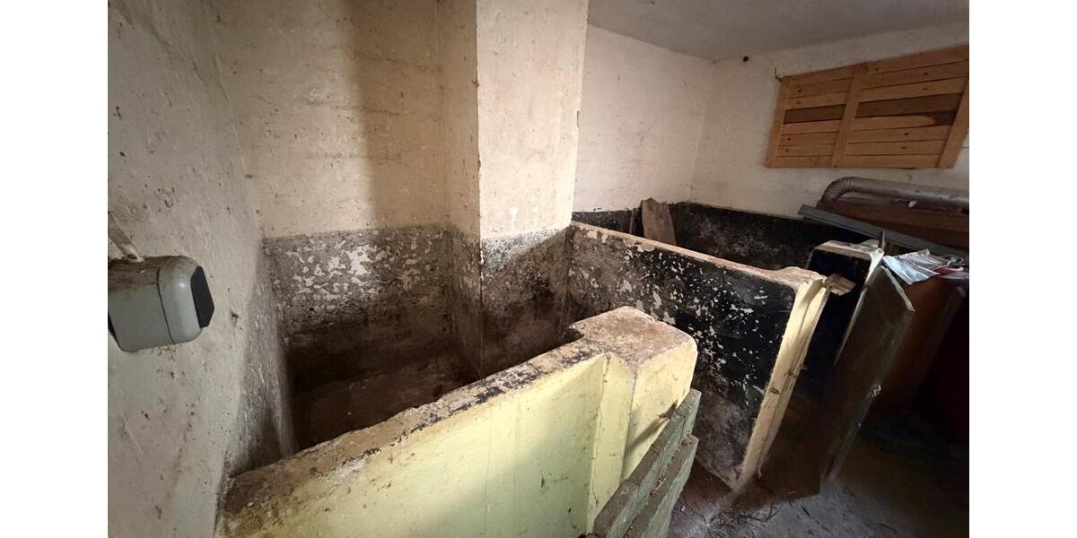 Einfamilienhaus Einbeck - 8 Zimmer, 200 m&sup2;, 200.000&euro; | Angebot:27091009