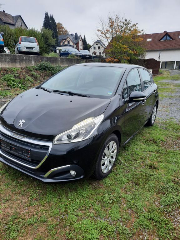 Peugeot 208 89.000 km 5.900 € Dillenburg 35683