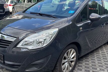 Opel Meriva 219.000 km 2.990 &euro; Altenahr 53505