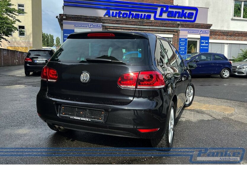 VW Golf VI Team Lim*SHZ*Klima*PDC*Tempo* 206.982 km 4.990 € Berlin 13187