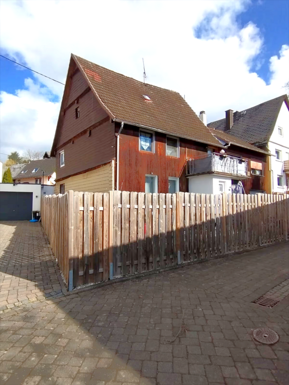 Haus zum Kaufen in Löhnberg Ortsteil Niedershausen 179.000 € 170 m²