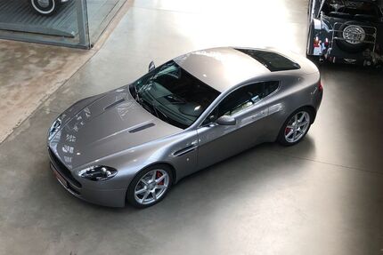Aston Martin V8 Vantage 94.600 km 46.990 &euro; Düsseldorf 40591