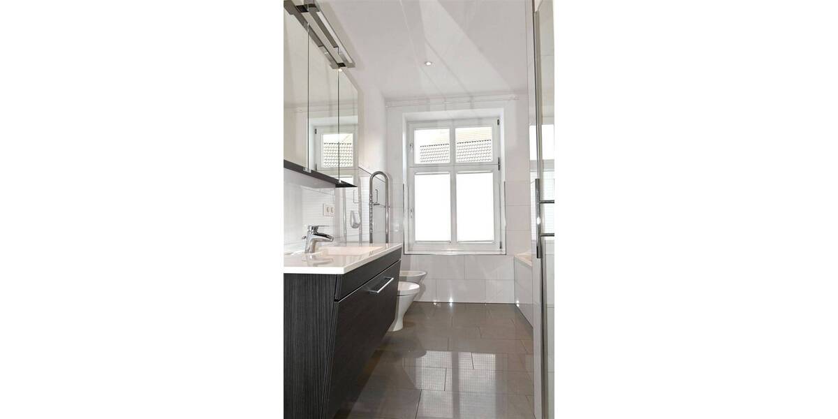 Etagenwohnung Stralsund Kniepervorstadt - 3 Zimmer, 156 m&sup2;, 1.720&euro; | Angebot:26902405