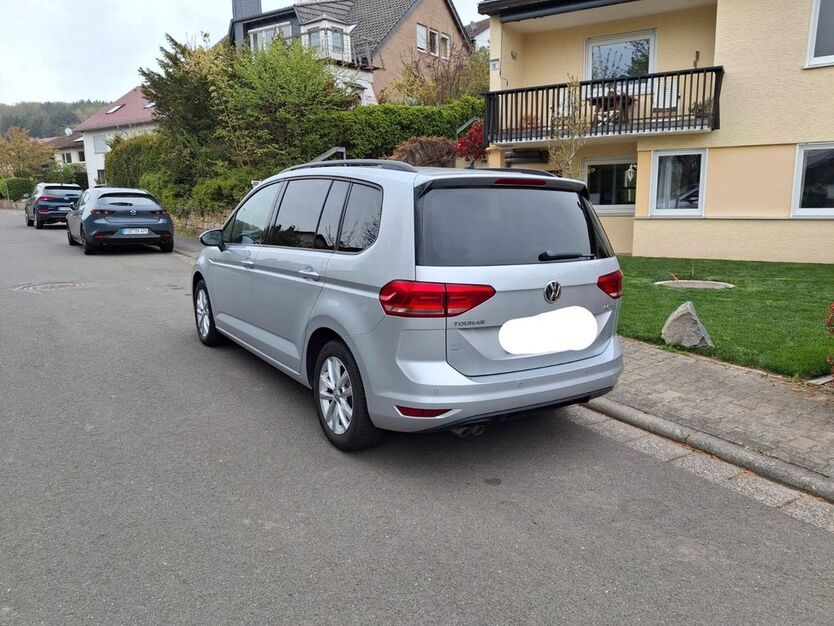 VW Touran 142.000 km 14.500 € Wiesbaden 65205