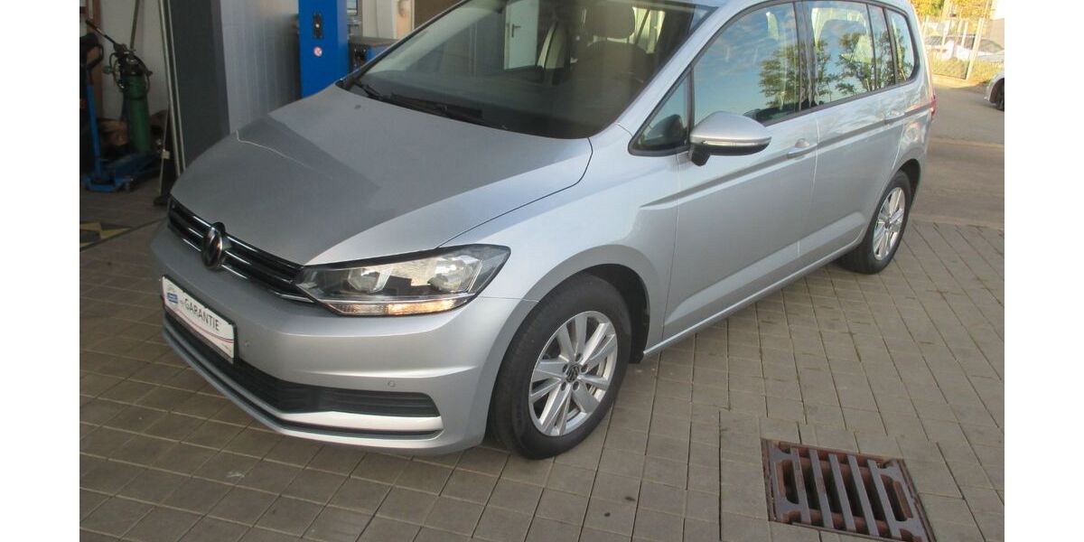 VW Touran 62.000 km 23.390 &euro; Dombühl 91601