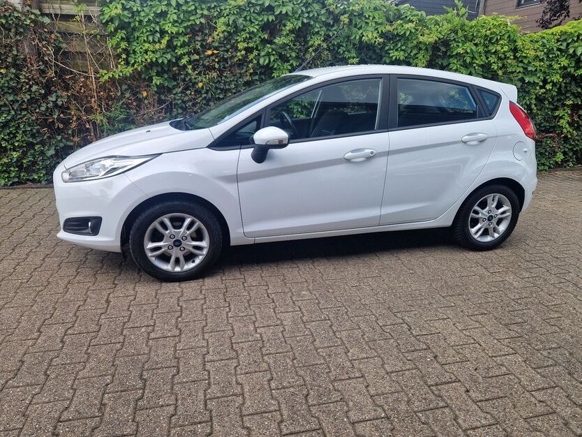 Ford Fiesta 76.812 km 6.650 € Oberhausen 46149