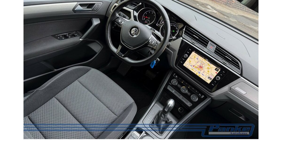 VW Touran Comfortl.DSG BT110 TSI*7Sitz*NAV*ACC*PDC* 40.678 km 22.990 &euro; Berlin 13187