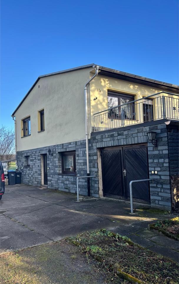 Einfamilienhaus mit großer Scheune ( 3 Seiten Hof)