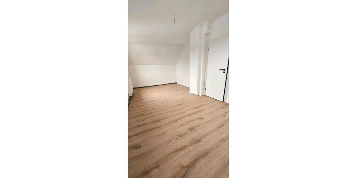 Erstvermietung nach Komplettsanierung Wohnung zentral in KC im DG 3 zimmer