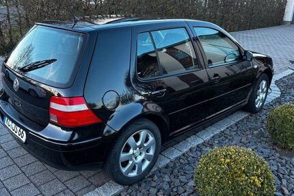 VW Golf 220.500 km 990 &euro; Stockheim 96342